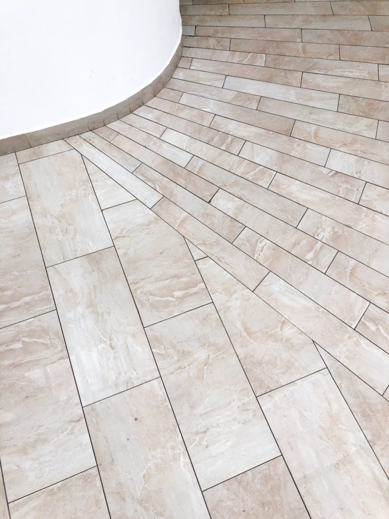 3 Common Signs You Might Need Tile & Grout Services